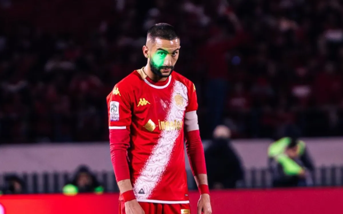 Abucheado por el público, Hakim Ziyech responde a su manera