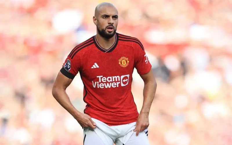 Amrabat se aferra al United : El club apuesta por el marroquí pese a su irregular temporada