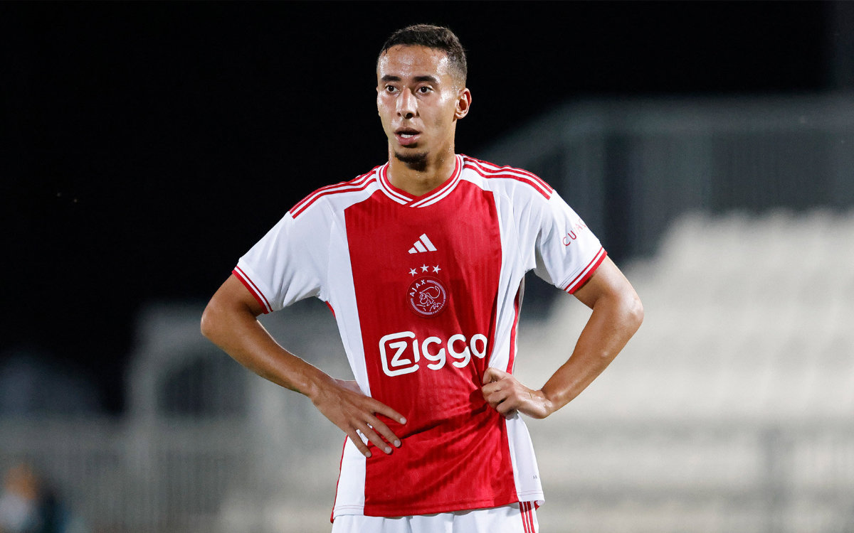 "Anass Salah Eddine : De Ámsterdam a Marruecos, un giro inesperado en el fútbol internacional"