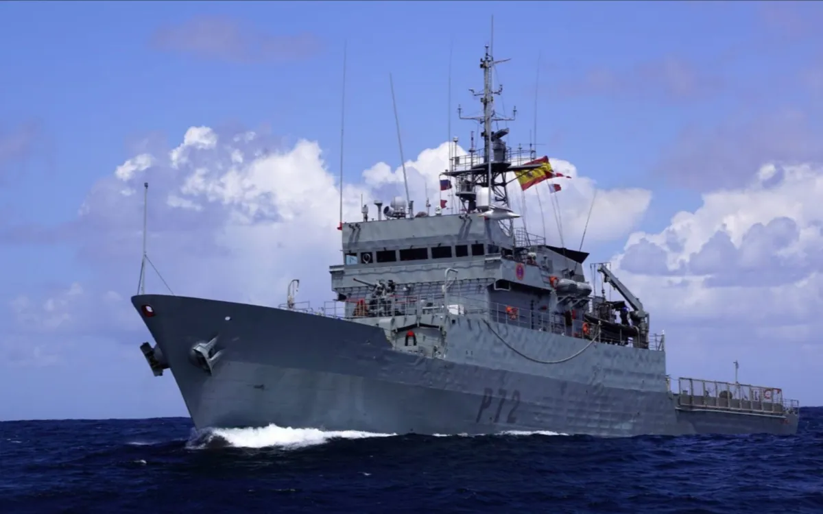 Un buque de guerra español patrulla cerca de Marruecos