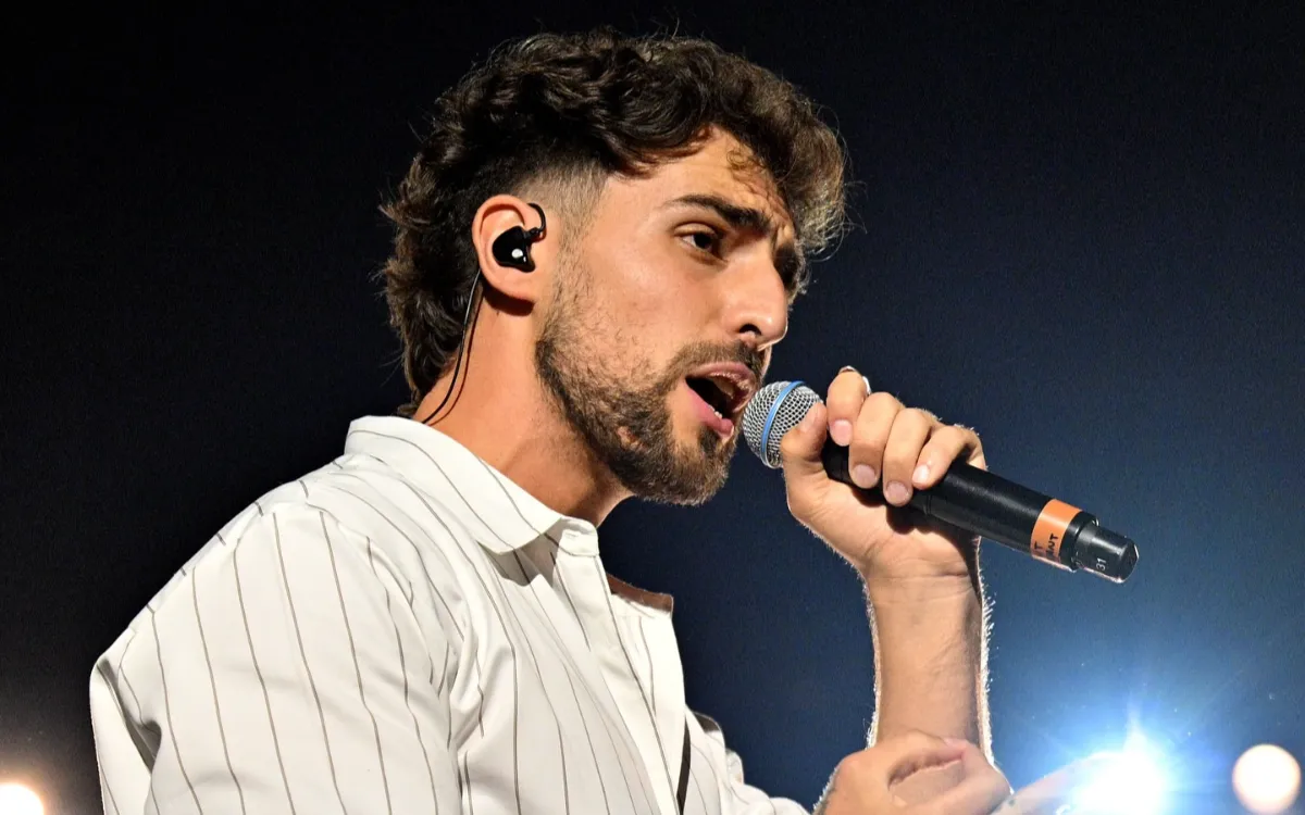 El cantante Saint Levant regresa a Marruecos, la polémica de la bandera resurge