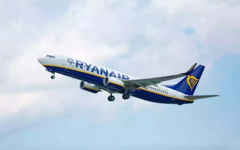 Caos en el aire : Ryanair aborta aterrizaje en Málaga por pelea a bordo
