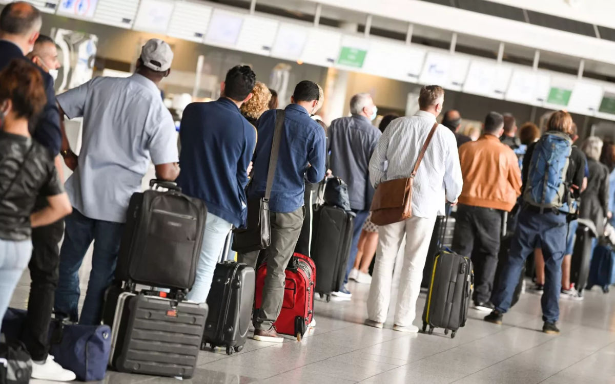 Caos en Bruselas : Nuevo sistema fronterizo paraliza aeropuerto