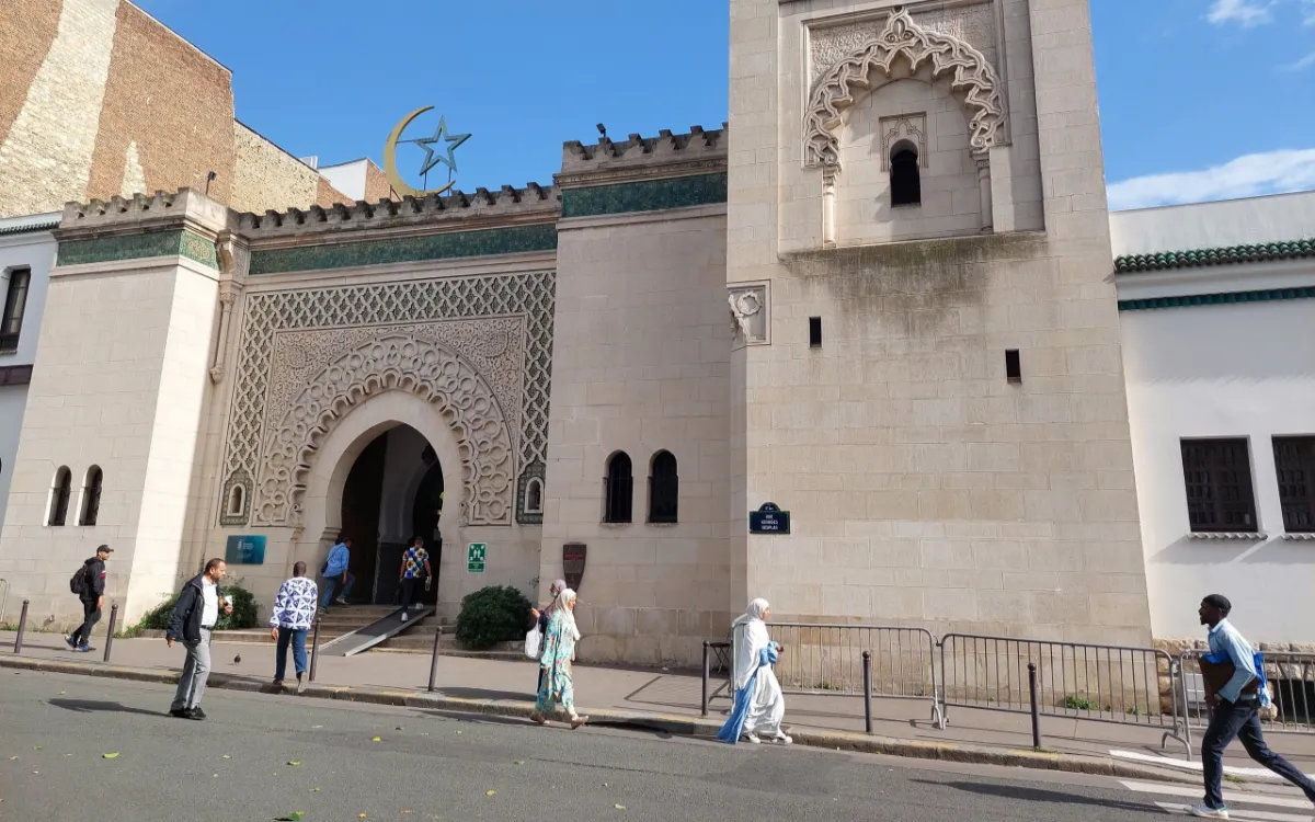 Celebración del Eid entre semana en Francia : lo que dice la ley sobre tus derechos de ausencia