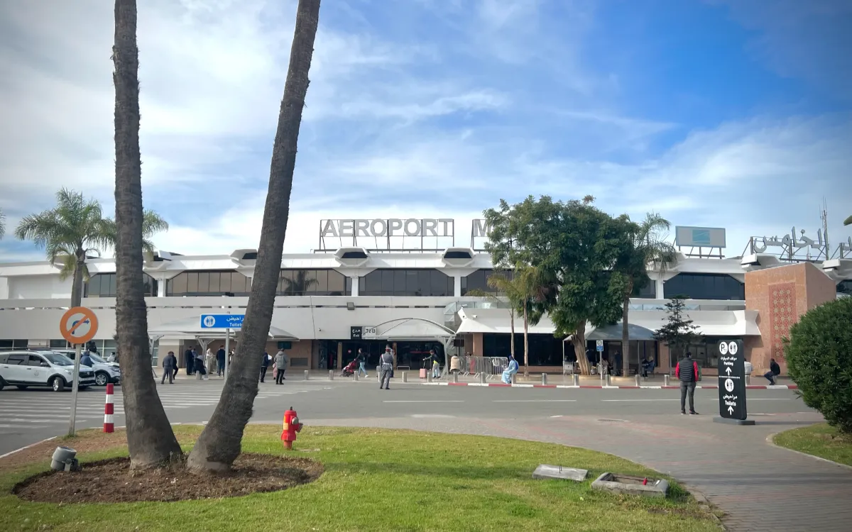 Cientos de Teléfonos Robados en el Aeropuerto de Casablanca : El Escándalo que Mancha Royal Air Maroc