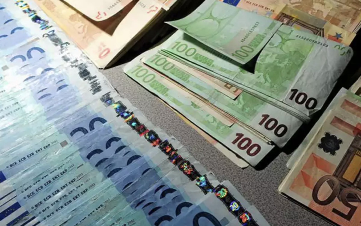 Dirham marroquí cae frente al euro y dólar : Impacto en la economía nacional