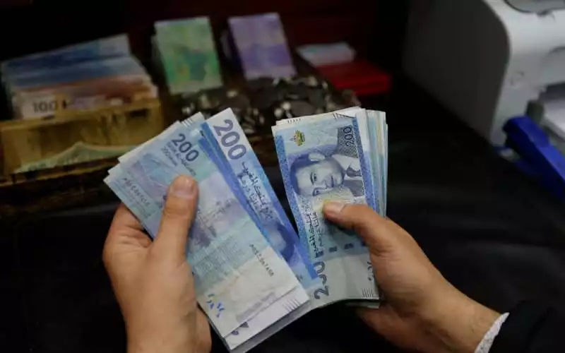 El dirham marroquí se fortalece : Sube frente al euro y cae ante el dólar