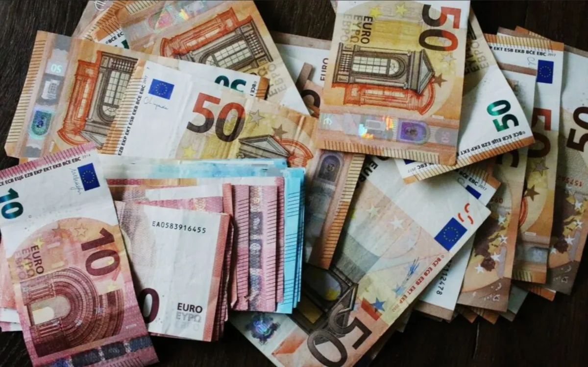 Droga marroquí, dinero en Dubái : red criminal desmantelada en región parisina