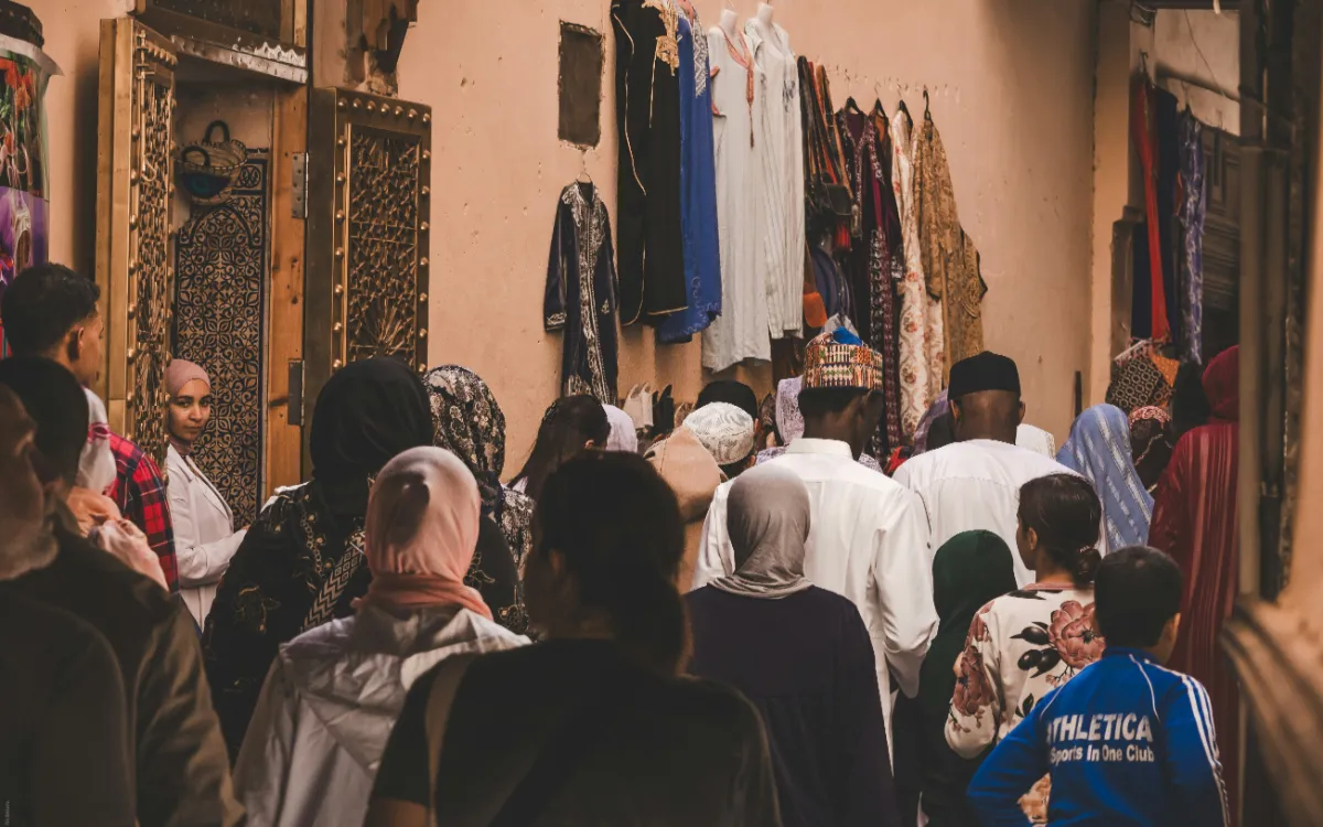Ella viaja sola a Marruecos y vive una experiencia perturbadora en Fez