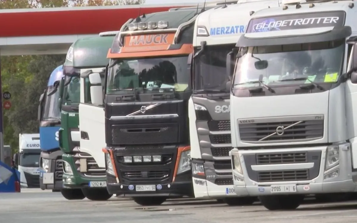 España : hasta 2 000 euros de prima para atraer a camioneros marroquíes
