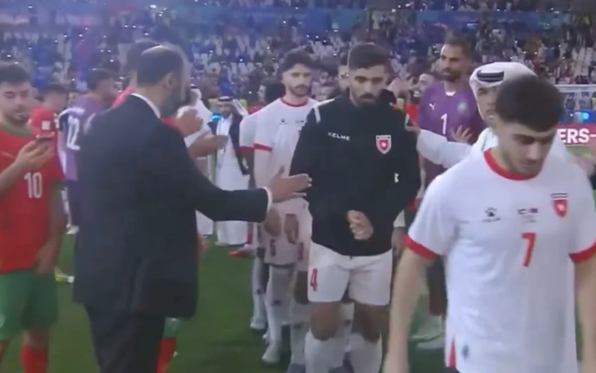 Final de la Copa Árabe : jugadores jordanos ignoran la mano de Tarik Sektioui