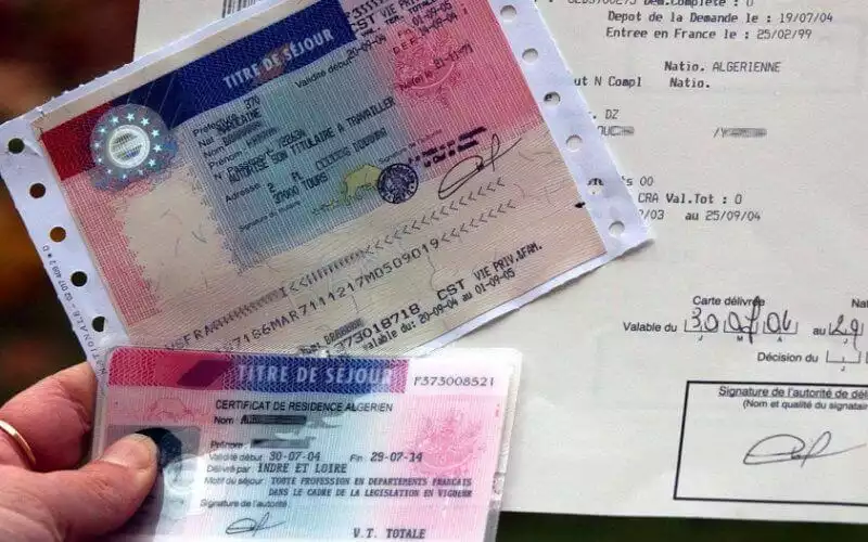 Francia endurece requisitos para residencia : nuevas pruebas de idioma y valores en 2025