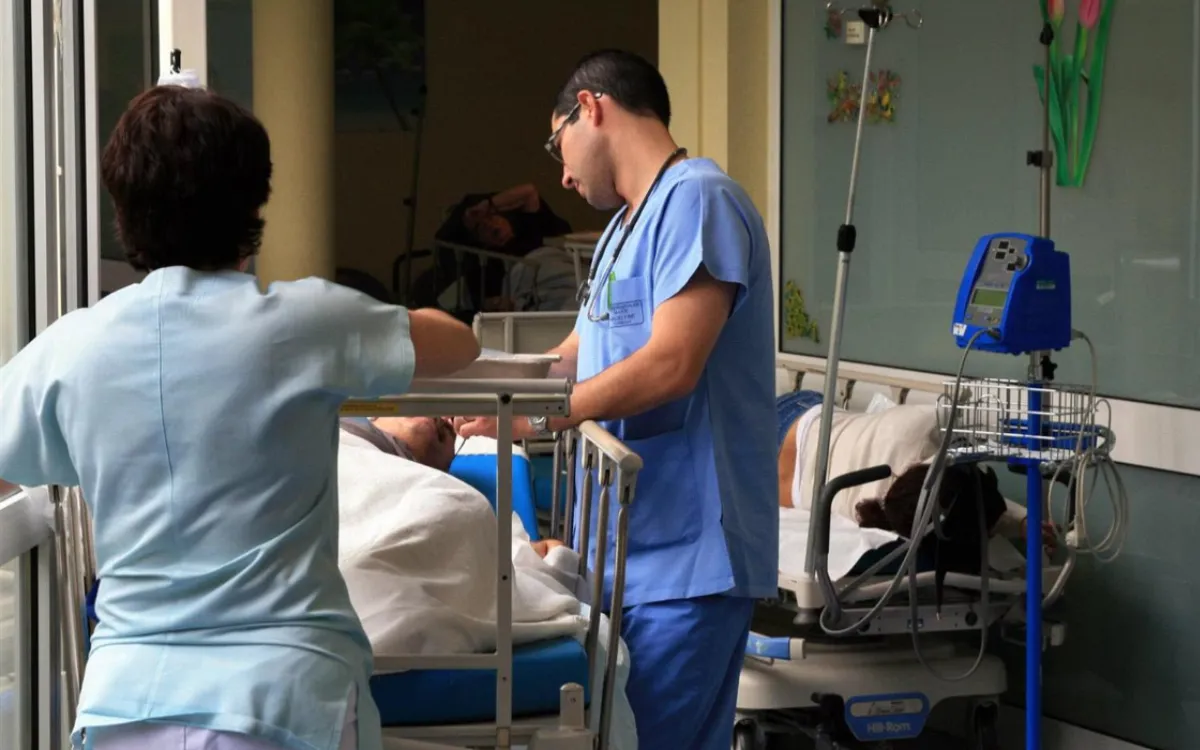 Francia facilitará por fin la integración de sus médicos marroquíes