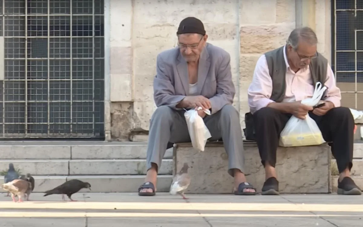 Francia : El permiso de residencia desconocido para jubilados marroquíes