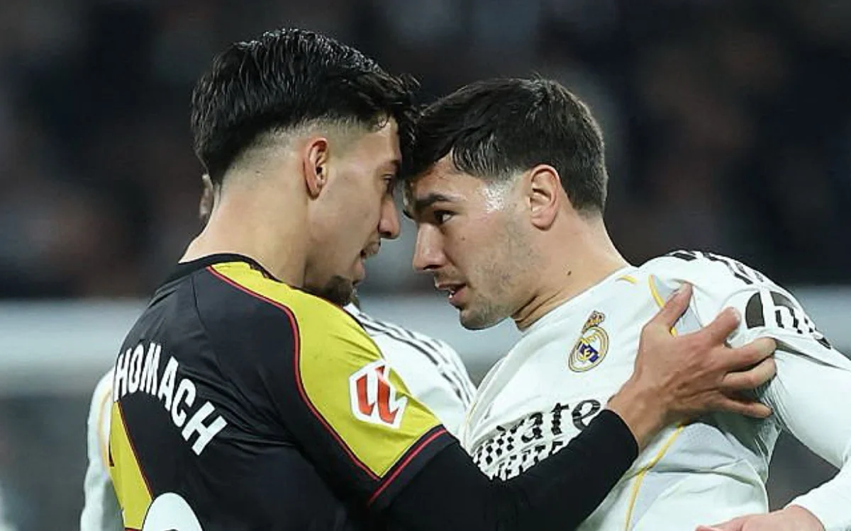 Fuerte altercado entre los marroquíes Ilias Akhomach y Brahim Diaz