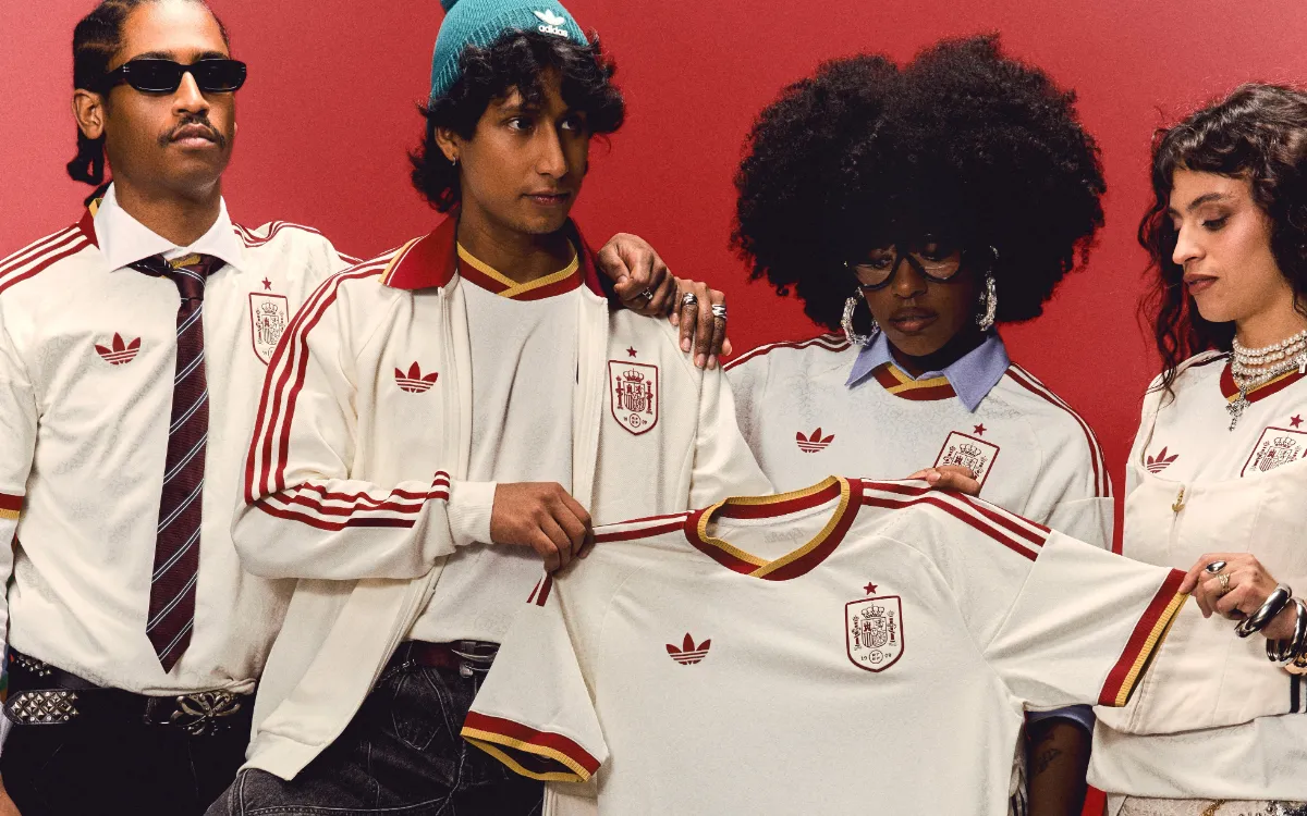Fútbol : los españoles se sorprenden por una campaña de promoción "multirracial