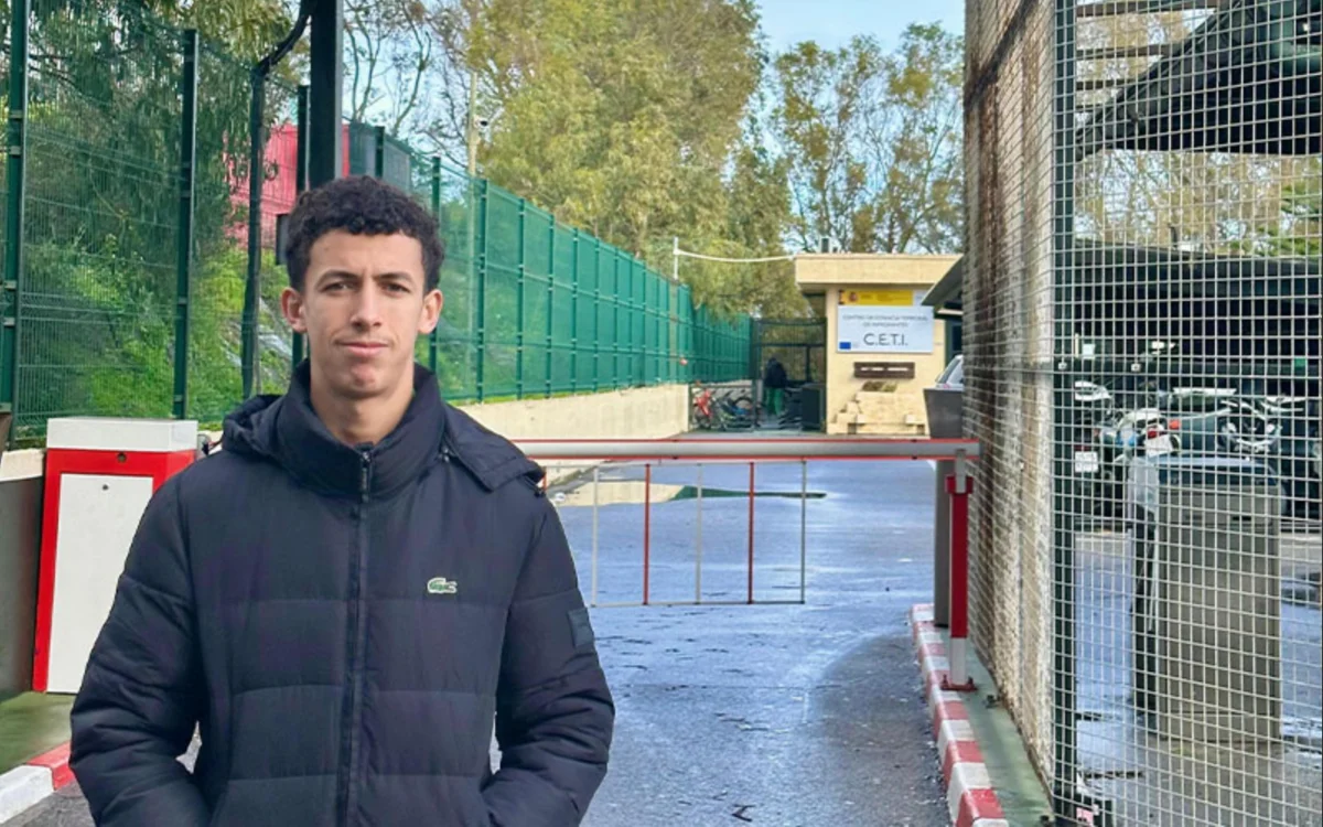 Un futbolista marroquí se une a España nadando