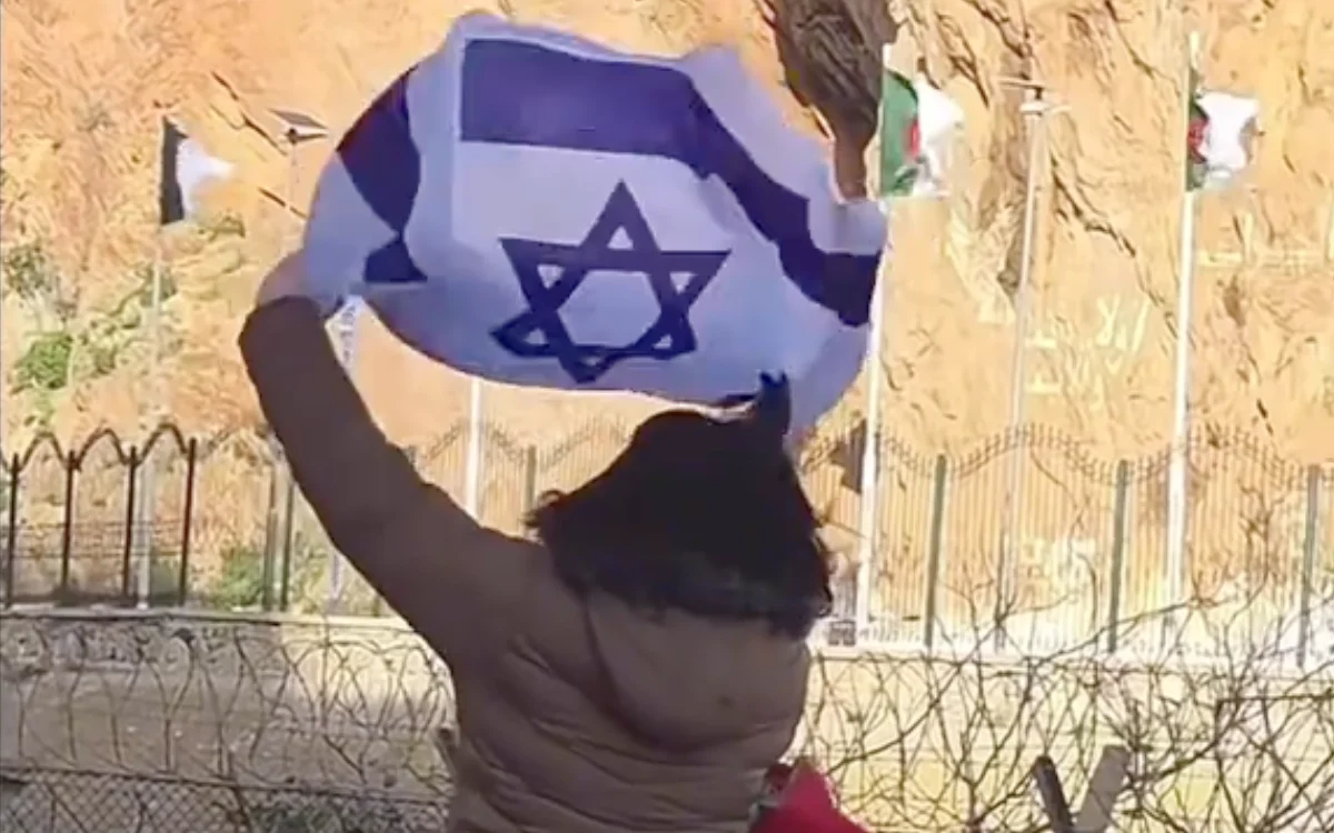 El gesto de una israelí en la frontera entre Argelia y Marruecos provoca indignación