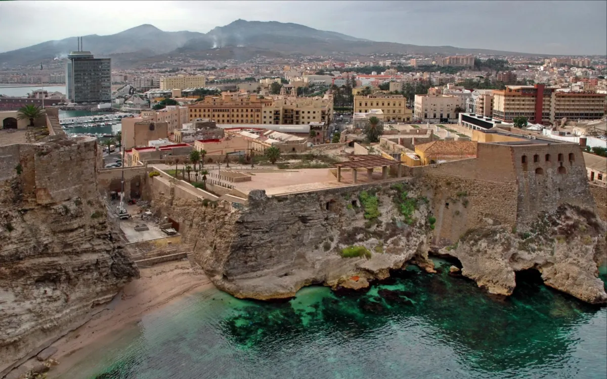Tras Gibraltar, Melilla sueña con derribar su frontera con Marruecos