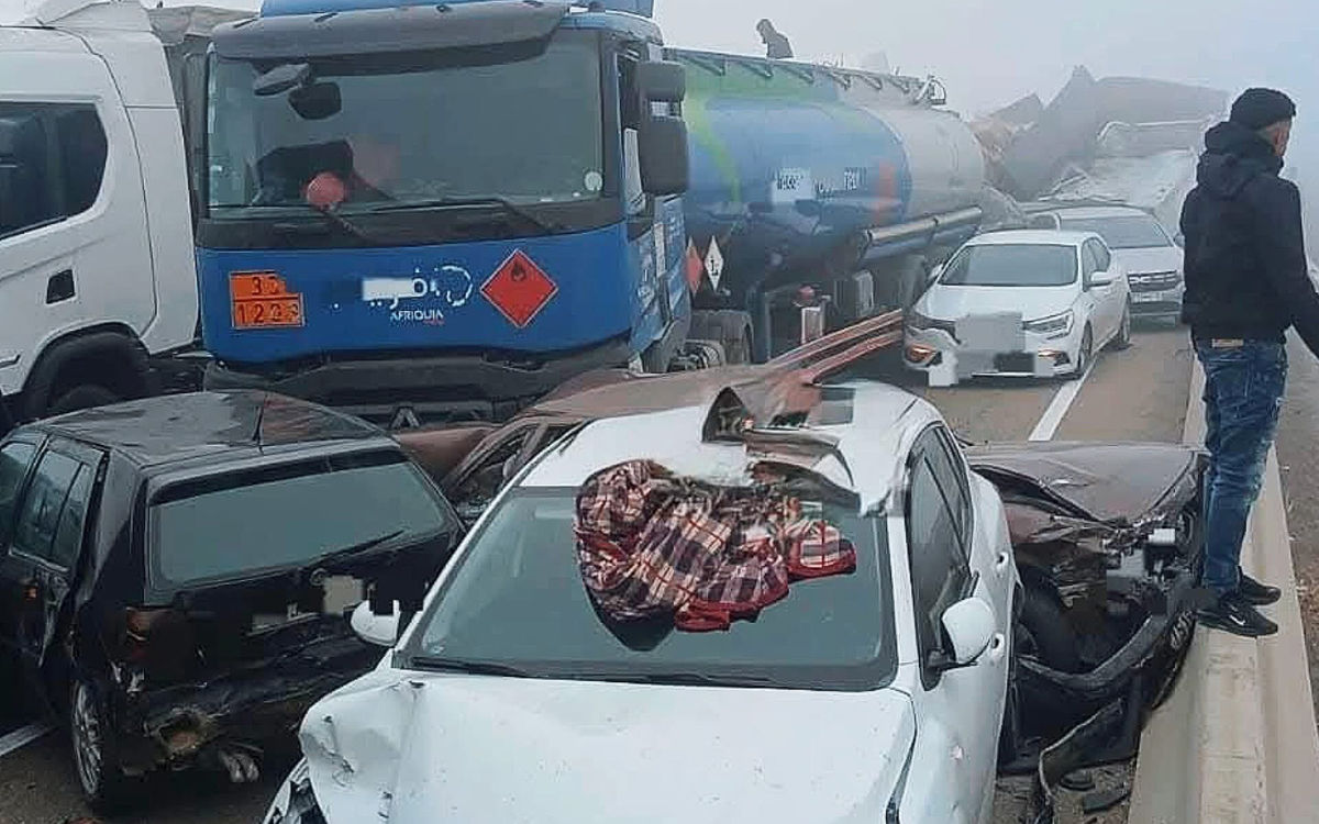Grave accidente en la autopista de El Jadida : una persona muerta y varios heridos debido a la niebla