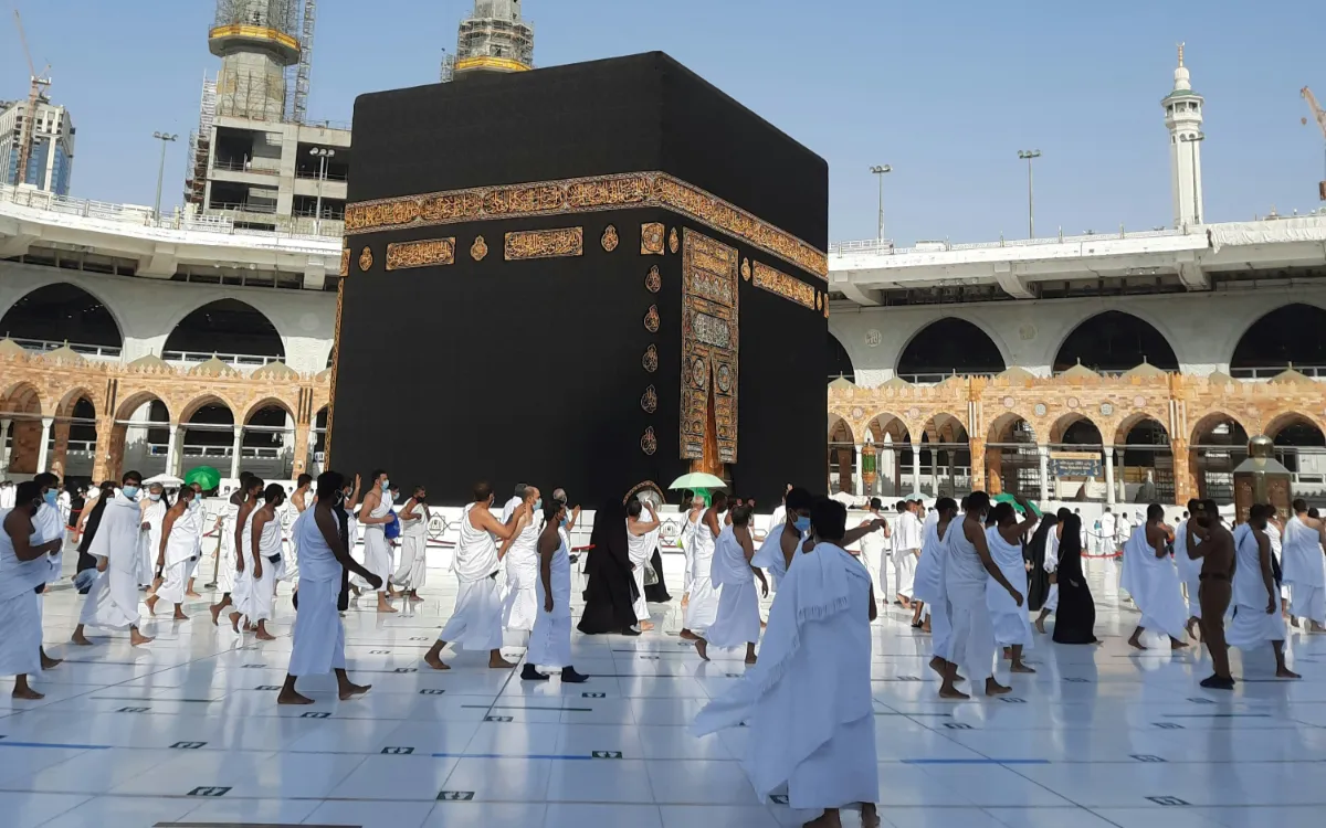 Hajj 1447 : reducción de tarifas y nuevo marco para los peregrinos marroquíes