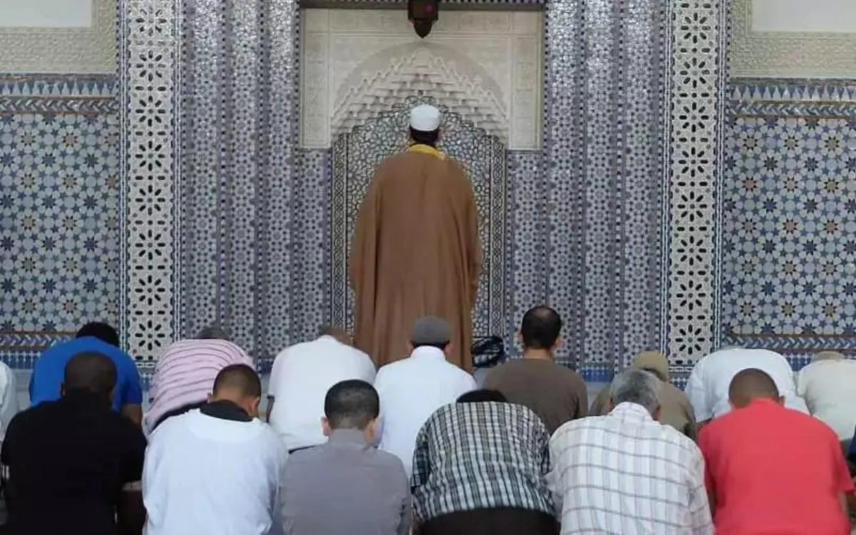 Imanes marroquíes enviados a Francia durante el Ramadán