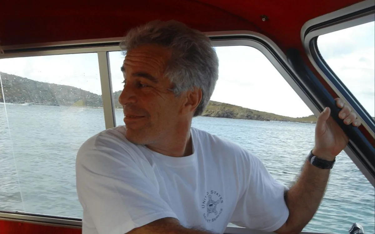 Jeffrey Epstein : millones transferidos para un palacio en Marruecos justo antes de su arresto