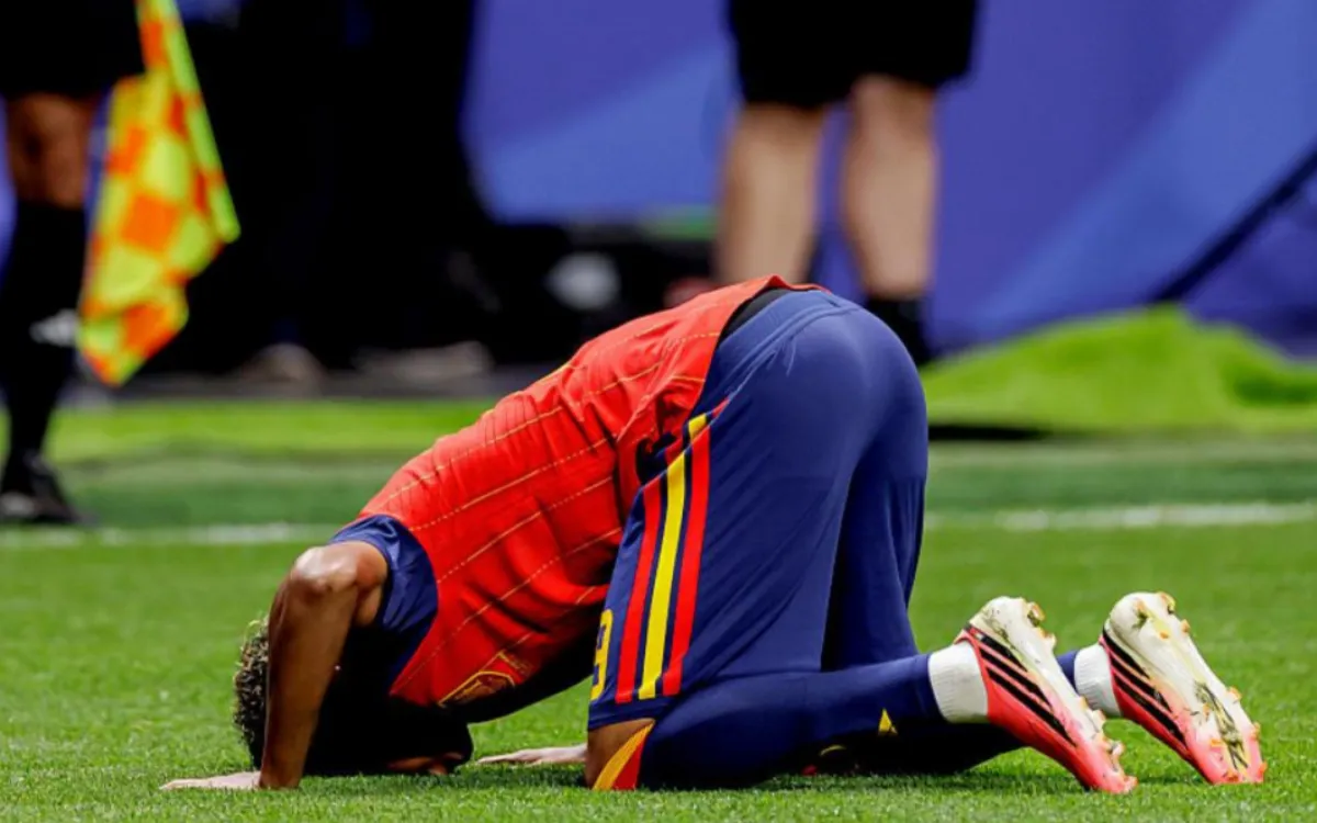 Lamine Yamal : un gol, una postración y comentarios islamófobos