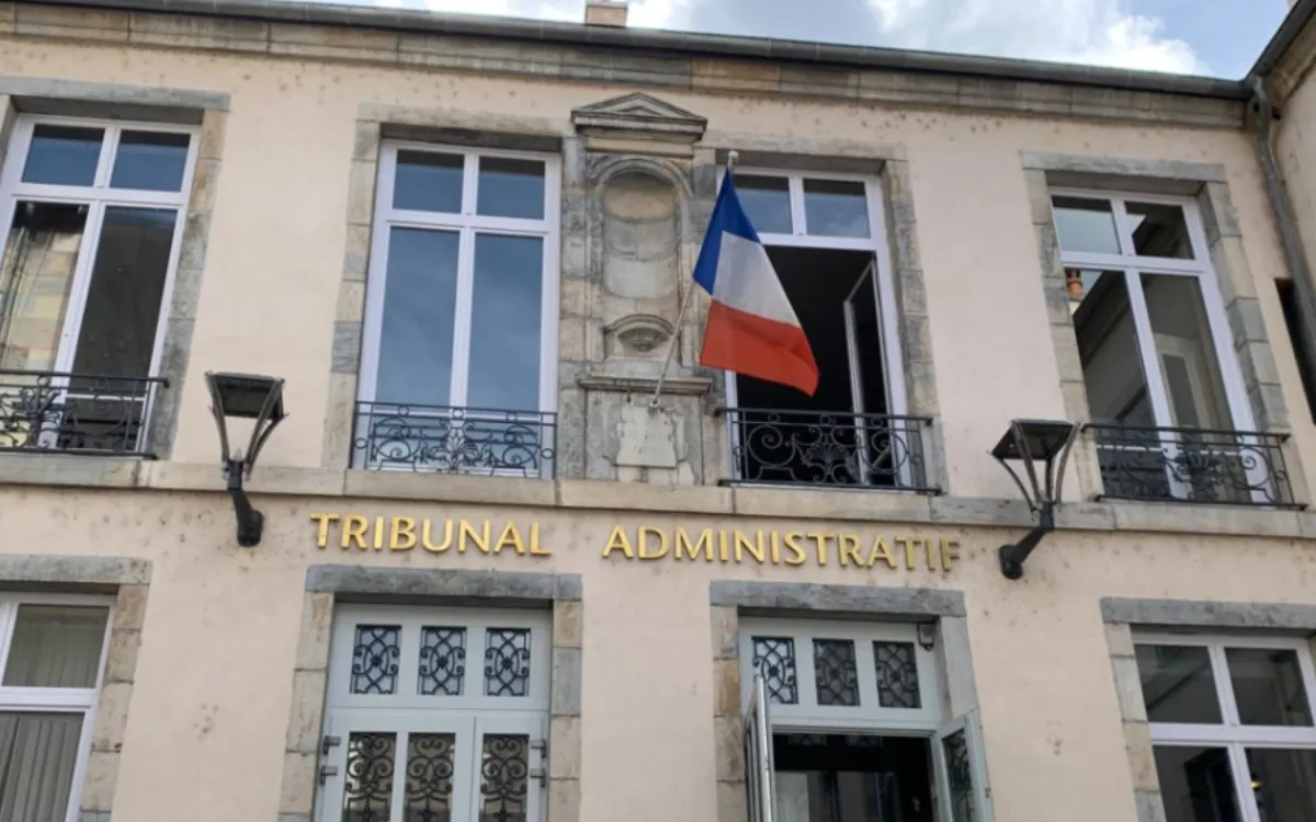 Llegó a Francia con 10 años y, tras 21 años, este marroquí recibe una OQTF : el juez bloquea su expulsión