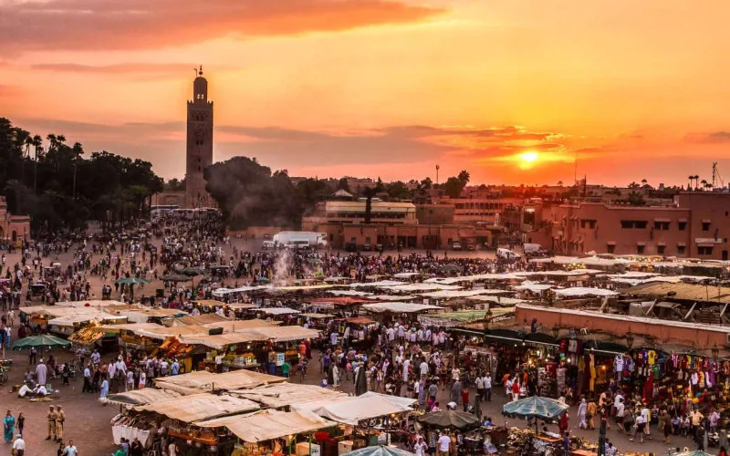 Marrakech : La Plaza Jamaa el Fna, joya mundial según viajeros y Elle