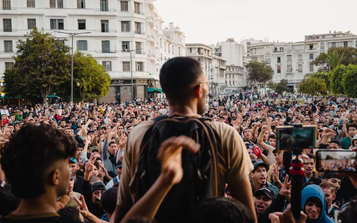 "Marruecos acelera : Plan de choque contra el paro juvenil y la desigualdad"