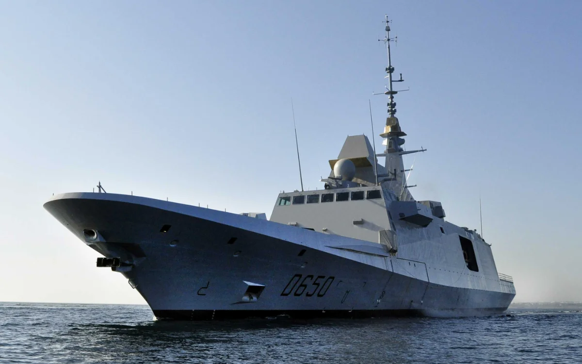 Marruecos despliega su buque insignia militar en Francia