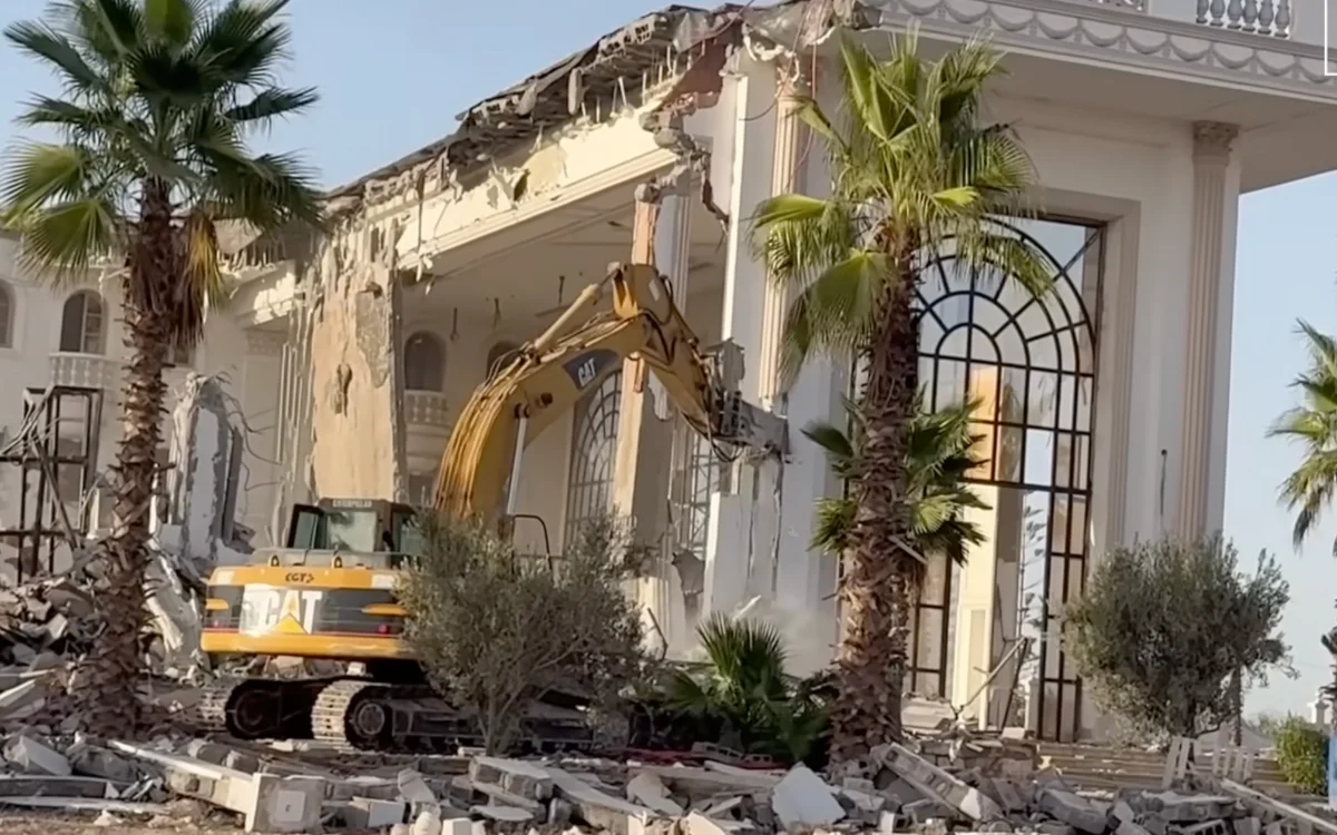 Marruecos : un edificio de lujo demolido por construcción ilegal en Bouskoura