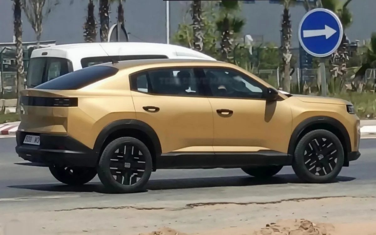 En Marruecos, el futuro berlina de Fiat se muestra finalmente sin camuflaje