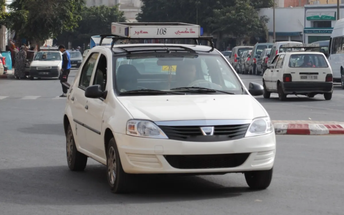 Marruecos : Un MRE olvida 6 500 euros en un taxi, el conductor los guarda y es detenido