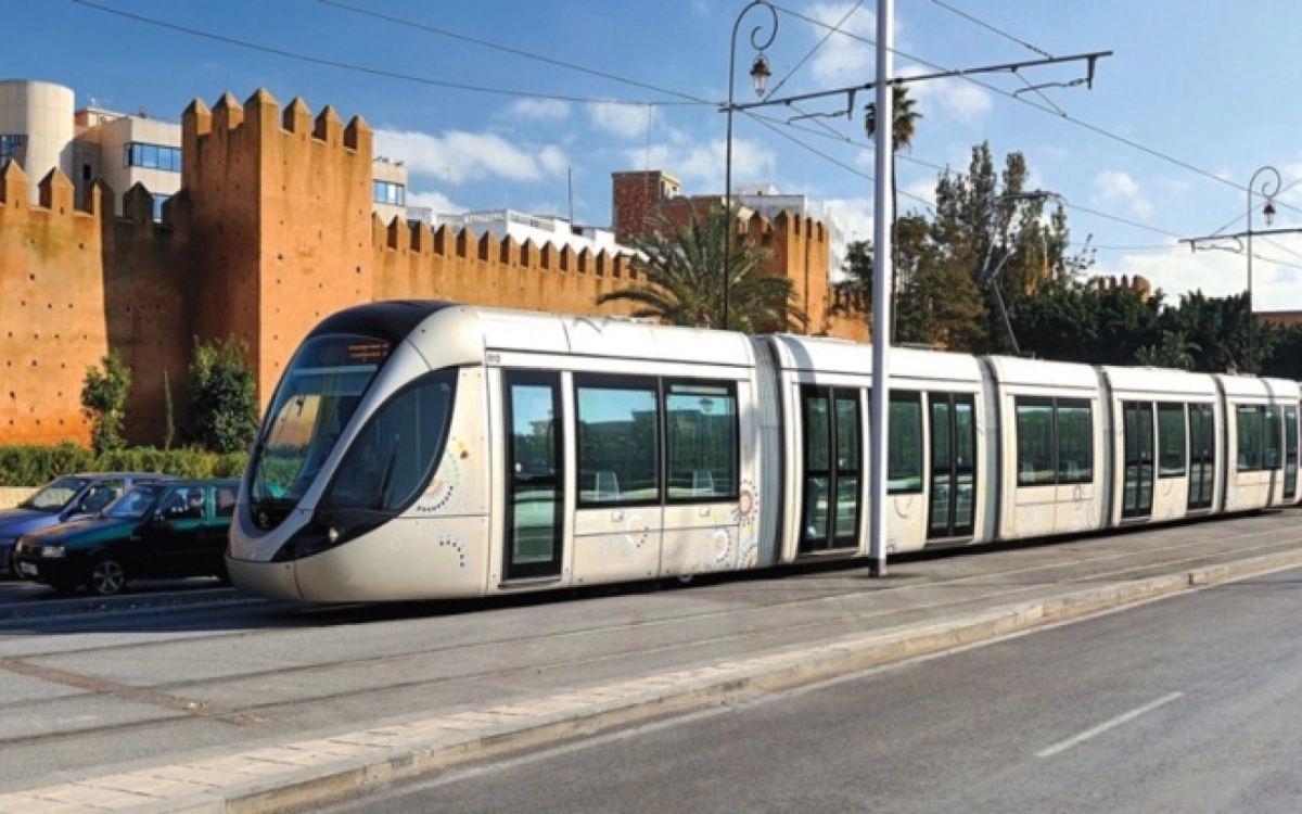 Marruecos : una mujer da a luz en un tranvía después de ser rechazada en el hospital
