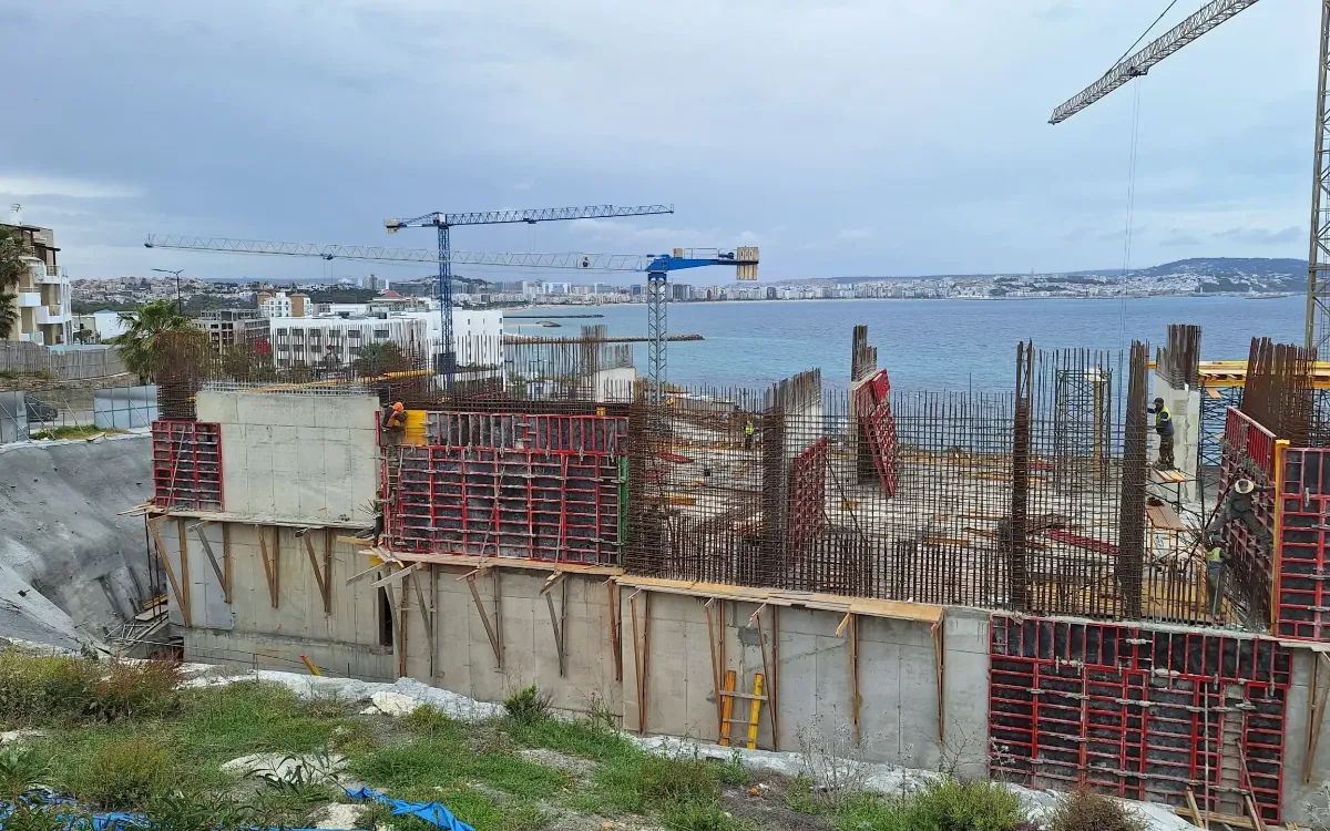 Marruecos : pagaron su vivienda, pero el terreno podría causar problemas