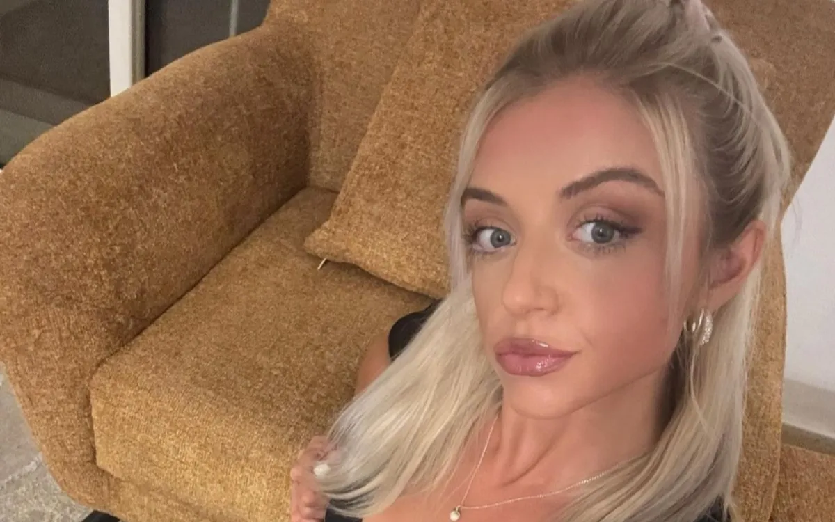 « Vulnerable y sin dinero » : La inquietante desaparición de la modelo Rachel Kerr en Marruecos