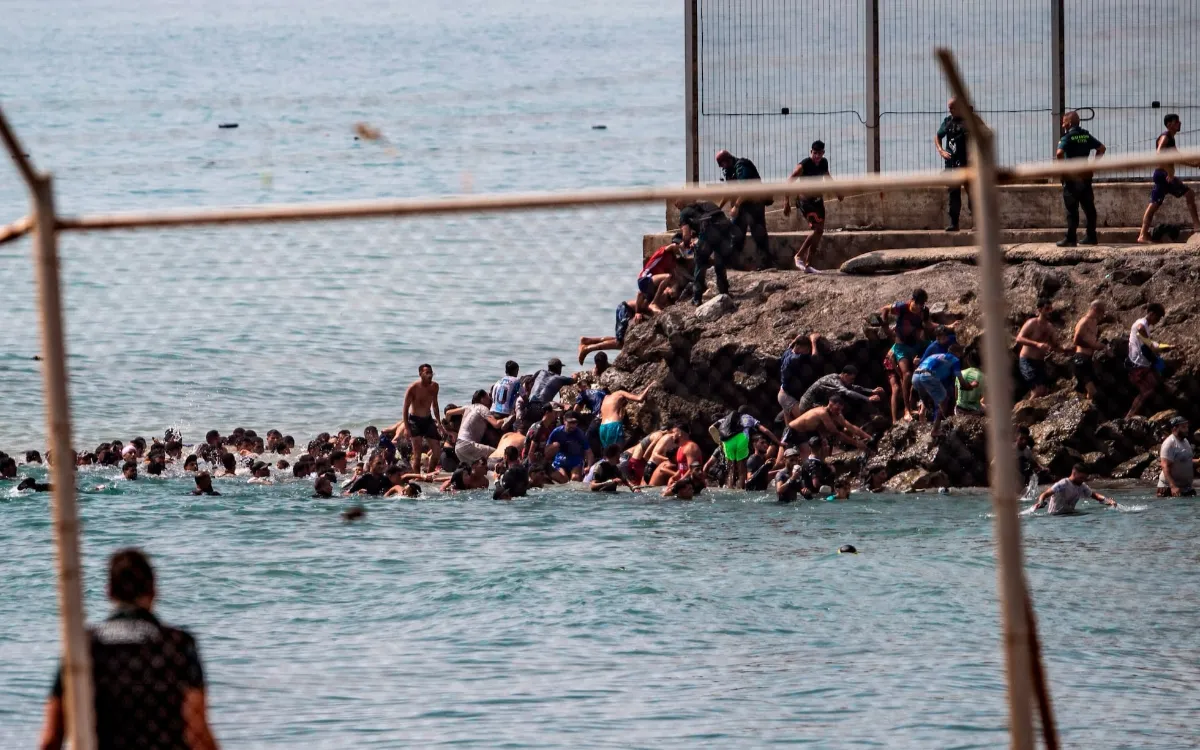 Los números argelinos que guiaban a los migrantes hasta Sebta