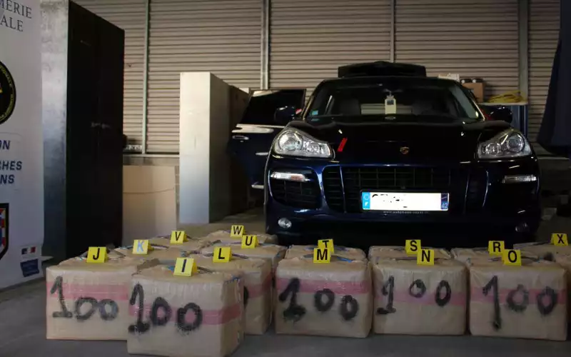 Operación policial desmantela red de narcotráfico : 666 kg de cannabis marroquí incautados en Francia