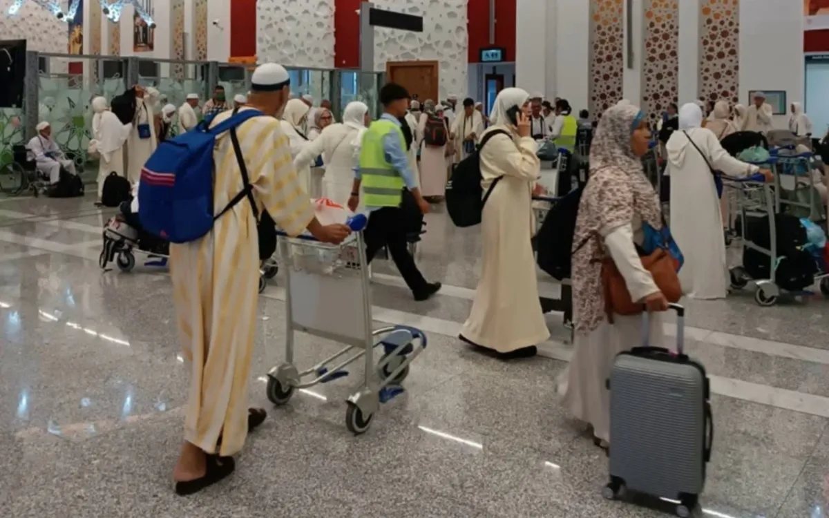 Peregrinos Marroquíes Regresan del Hajj, sus Maletas Desaparecen