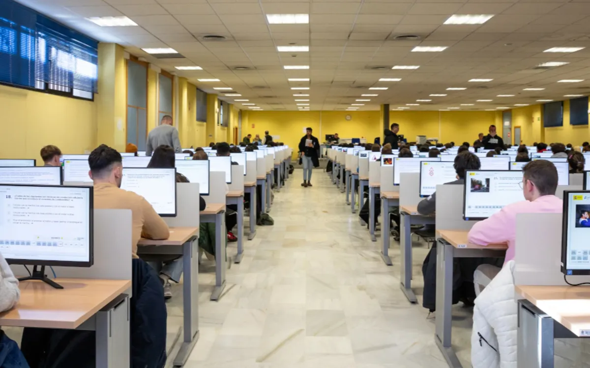 Permiso de conducir en España : Marroquíes atrapados con gafas de espía de 2.500 euros