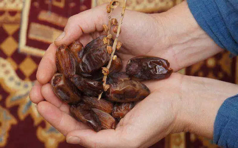 Ramadán 2024 : CFCM fija la Zakat Al Fitr en 9 euros por musulmán en Francia