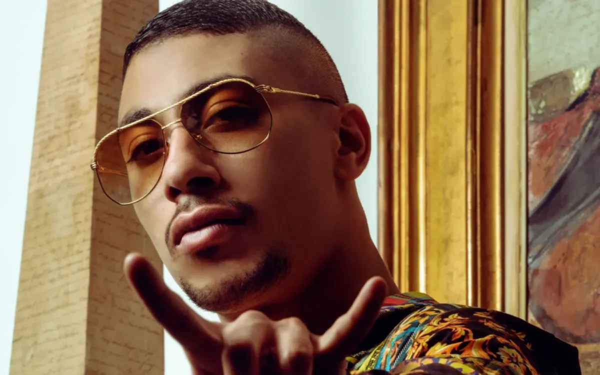 El rapero Maes permanece en prisión, nuevos desarrollos en su juicio