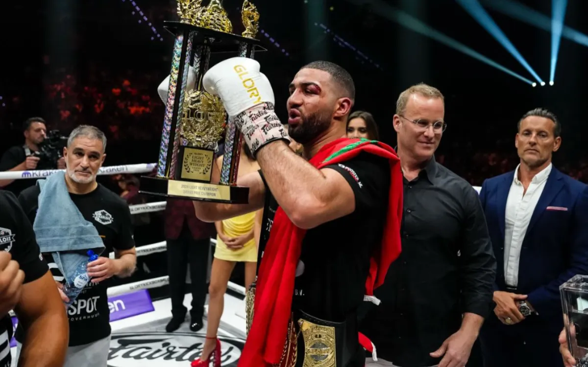 El Rey Mohammed VI Felicita a Mohamed Touchassie, Nuevo Campeón Mundial de Kickboxing