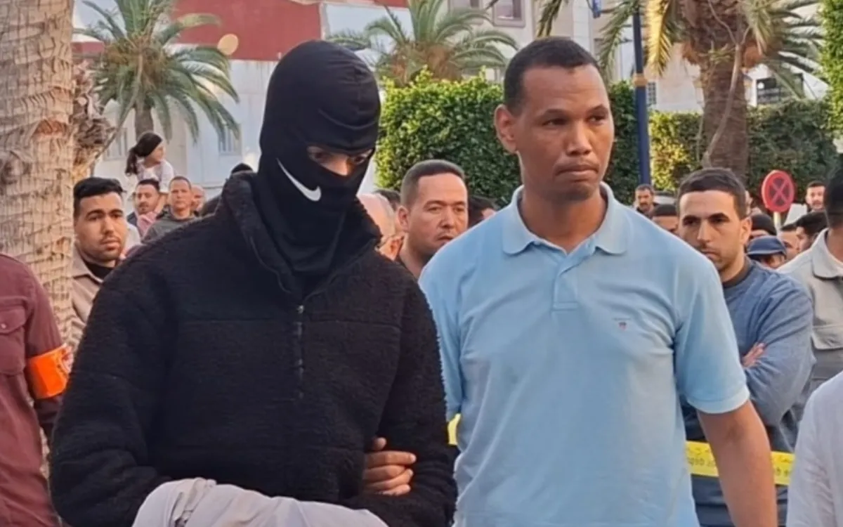 Robo a mano armada en Al Hoceima : el presunto sospechoso reconstruye su ataque ante la policía