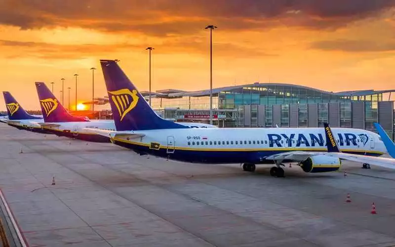 Ryanair cierra su base en Burdeos : Impacto en vuelos a Marruecos y costos elevados