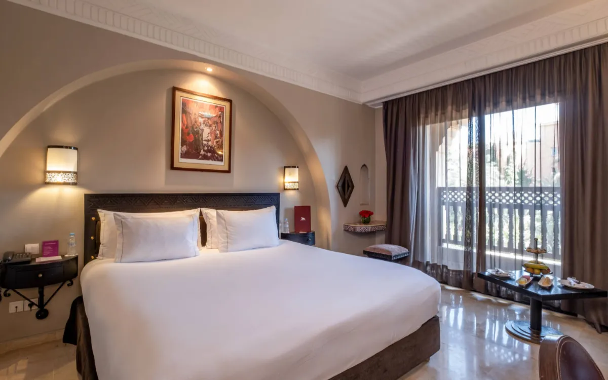 En Tánger, falsifica su acta de matrimonio para ir al hotel con su prima (termina en prisión)