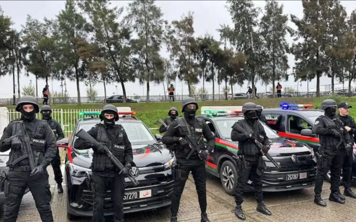 Tánger : la policía se enfrenta a los ladrones de motos