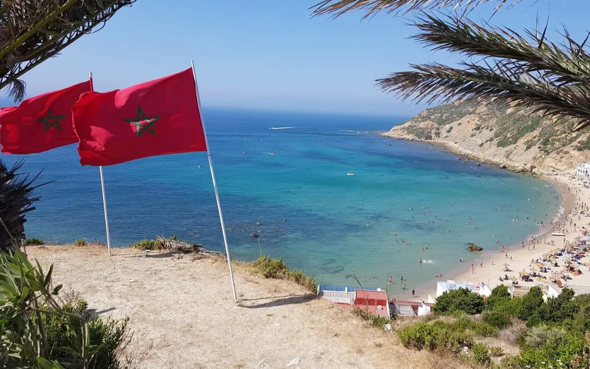 Tánger recupera las playas de los aprovechados del verano